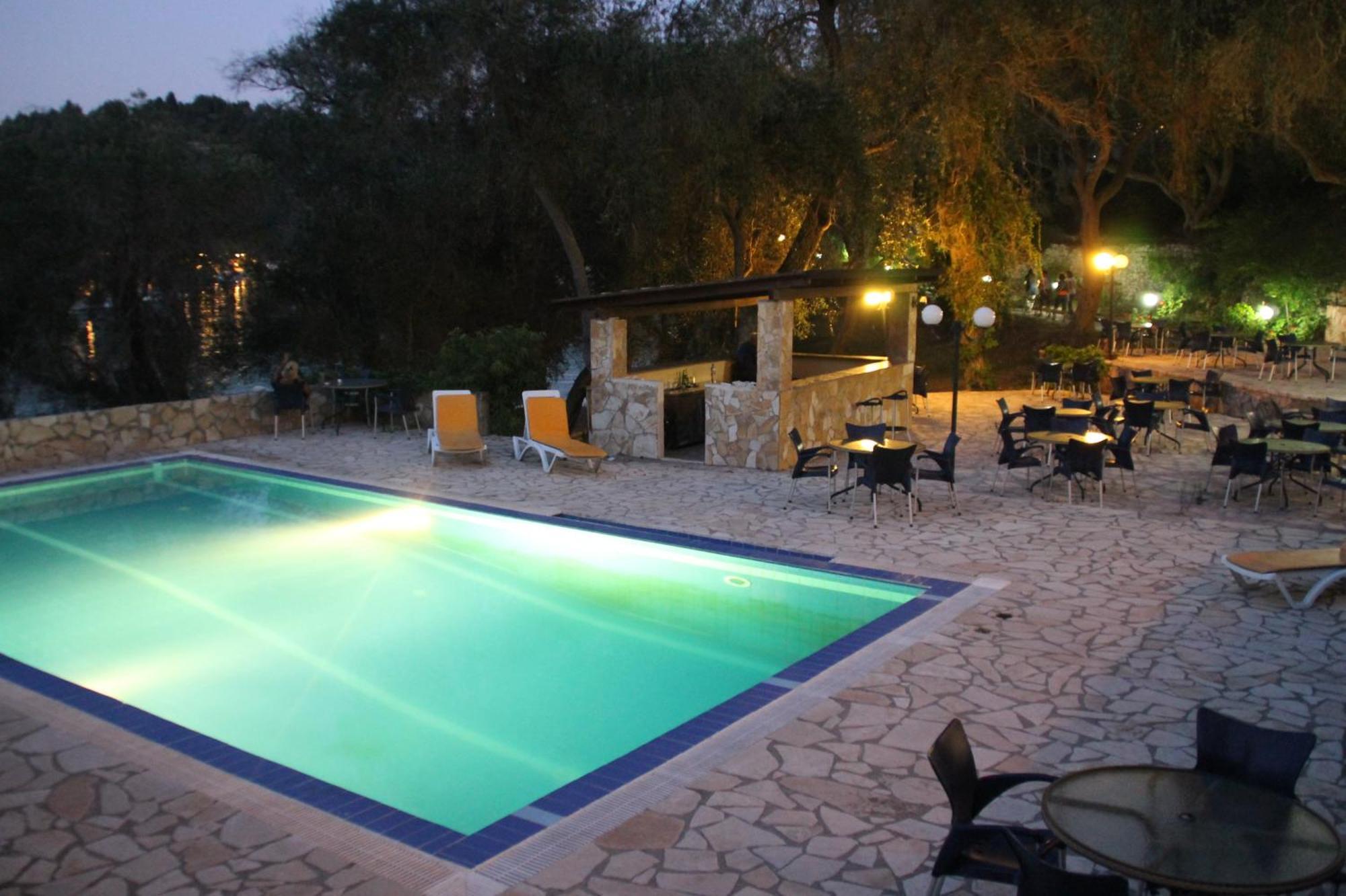 Amfitriti Hotel & Studios Lákka Zewnętrze zdjęcie