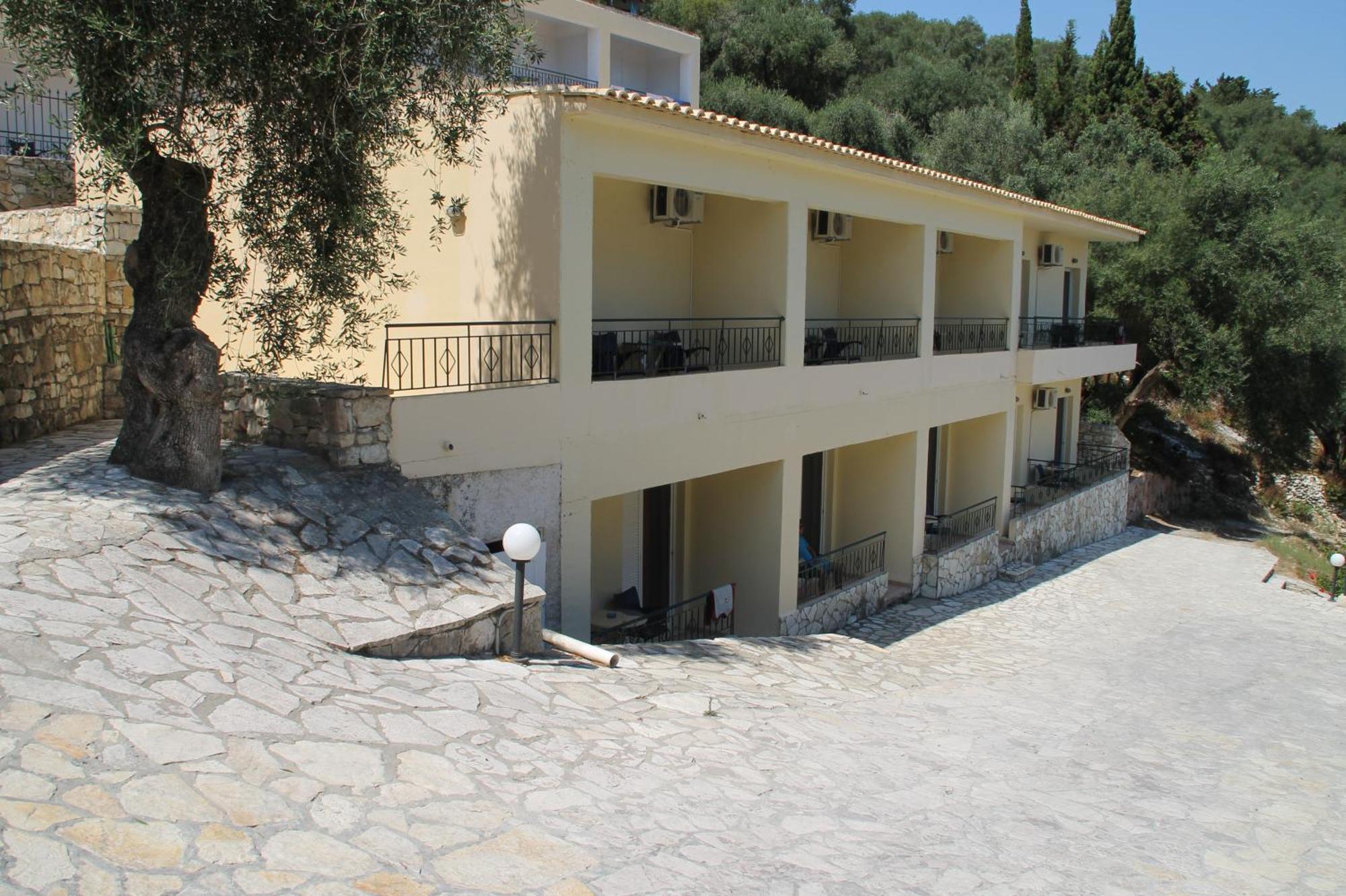 Amfitriti Hotel & Studios Lákka Zewnętrze zdjęcie